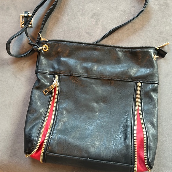 Attitude, black bag with red inserts - Picture 1 of 5